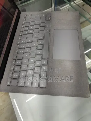 New Laptop Microsoft Surface 8GB Intel Core I5 SSD 256GB