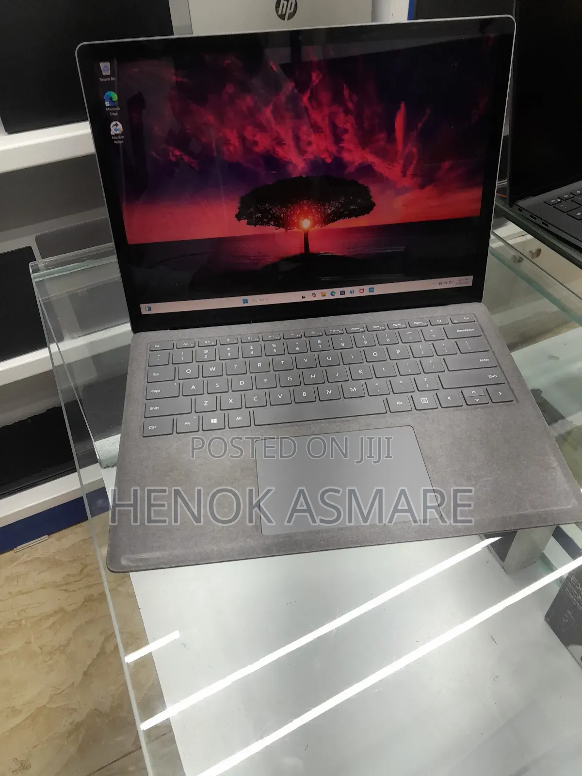 New Laptop Microsoft Surface 8GB Intel Core I5 SSD 256GB