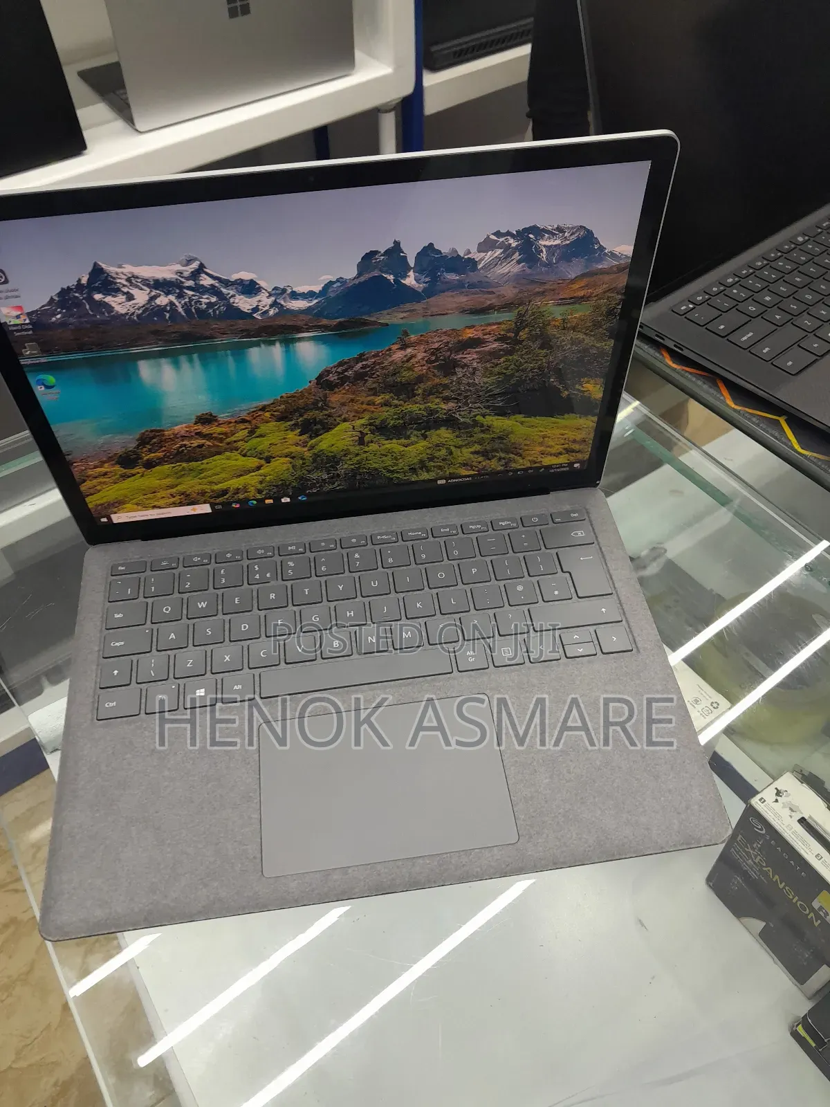 New Laptop Microsoft Surface 16GB Intel Core i7 SSD 512GB