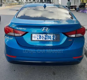 Hyundai Avante 2015 Blue