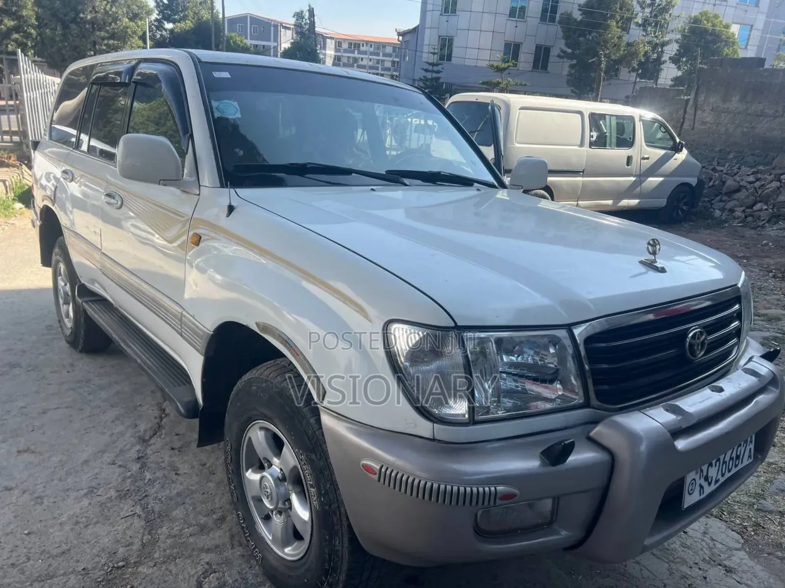 Toyota Land Cruiser 1998 White