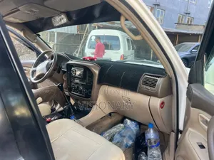 Toyota Land Cruiser 1998 White