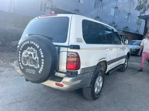 Toyota Land Cruiser 1998 White