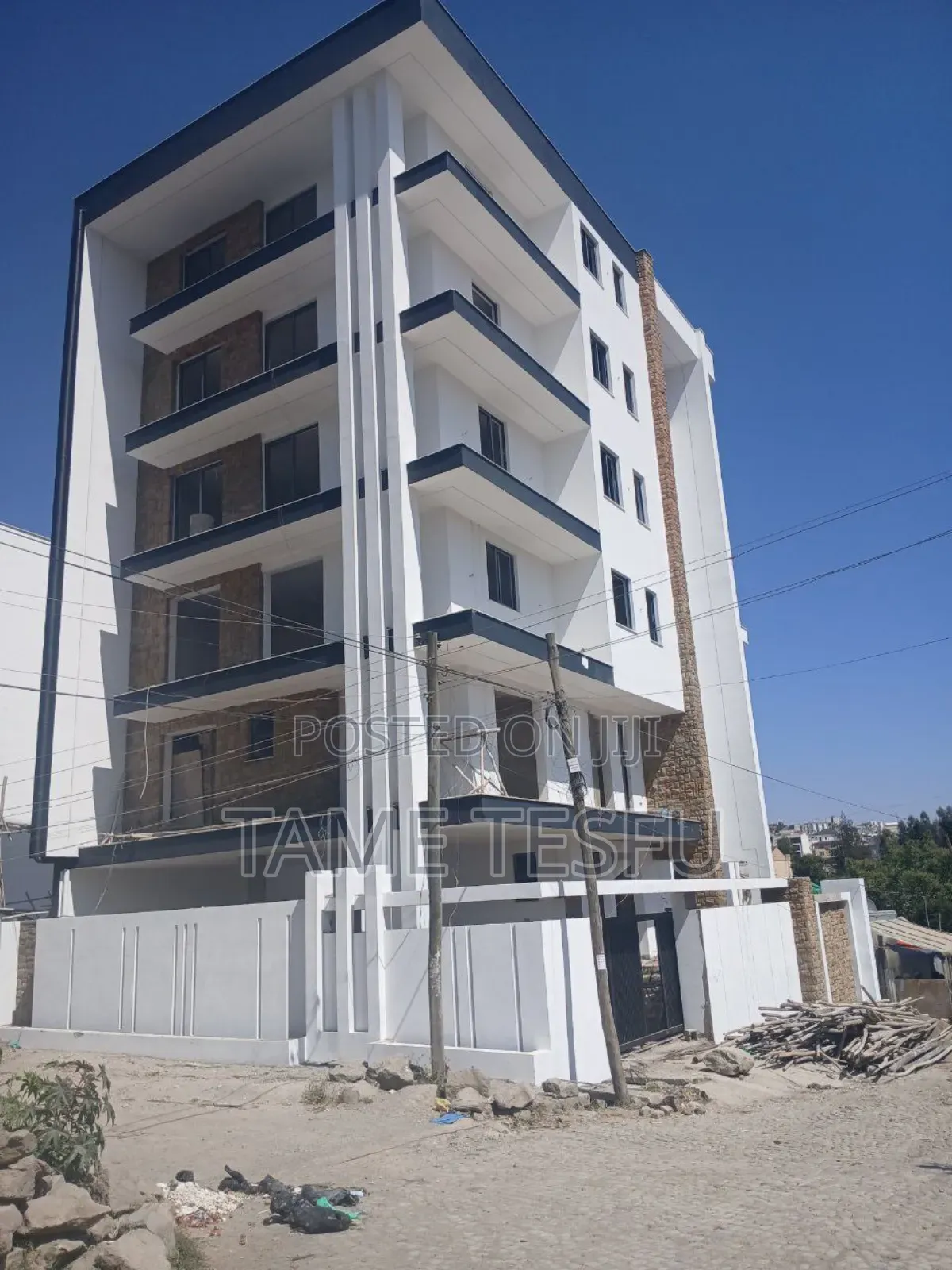 Furnished 15bdrm House in Cmc, Bole for sale