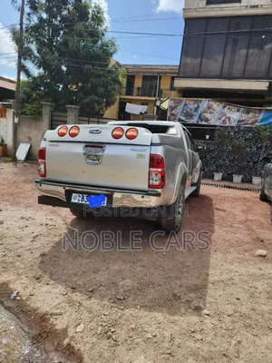 Toyota Hilux 2008 Gold