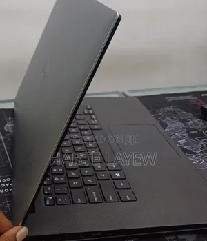 New Laptop Dell Precision 5520 16GB Intel Core I7 SSD 512GB