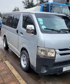 Toyota HiAce 2005 Silver
