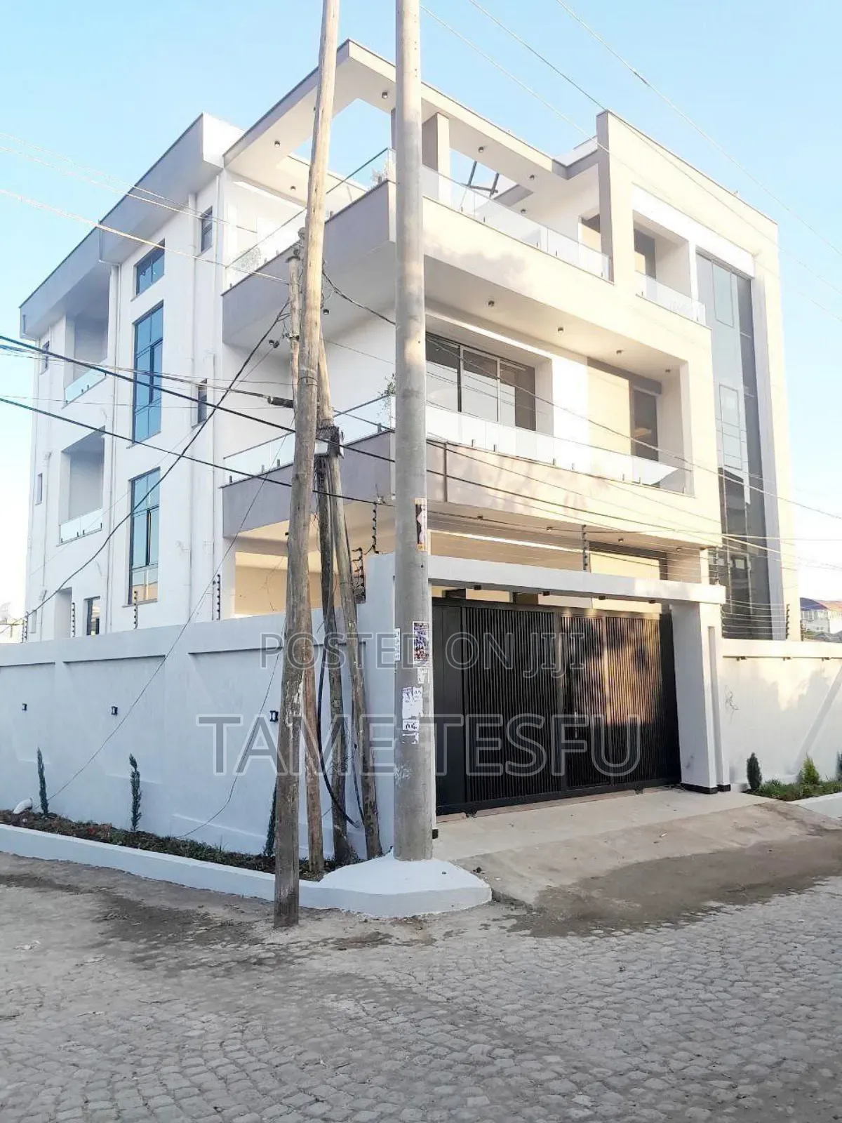 Furnished 8bdrm House in ሀያት ዞን ዉስጥ, Bole for sale