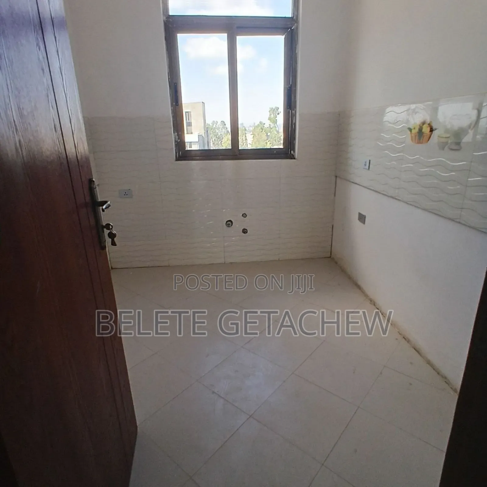 3bdrm Apartment in Semit Pepsi,, Bole for sale