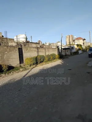 3bdrm House in ሀያት, Bole for sale