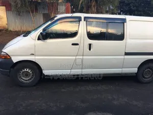 Photo - Toyota HiAce 2003 White