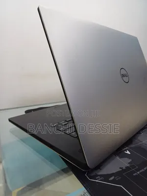 New Laptop Dell Precision 5520 16GB Intel Core I7 SSD 512GB