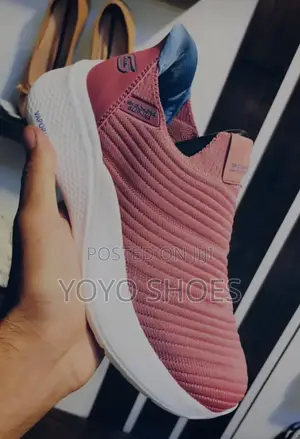 Sketchers Slip-Ins for Women's Fashion Sneaker