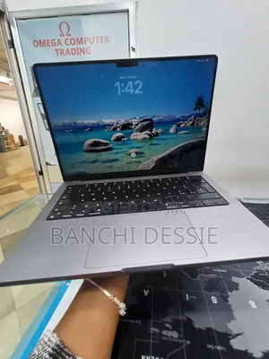 Photo - New Laptop Apple MacBook Pro M1 32GB Apple M1 Pro SSD 512GB