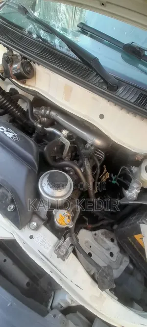 Toyota HiAce 2006 White