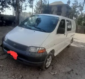 Toyota HiAce 2006 White