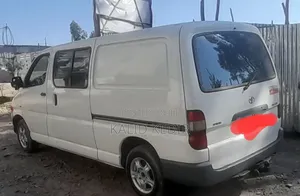 Toyota HiAce 2006 White