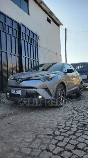Photo - Toyota C-HR 2020 Silver