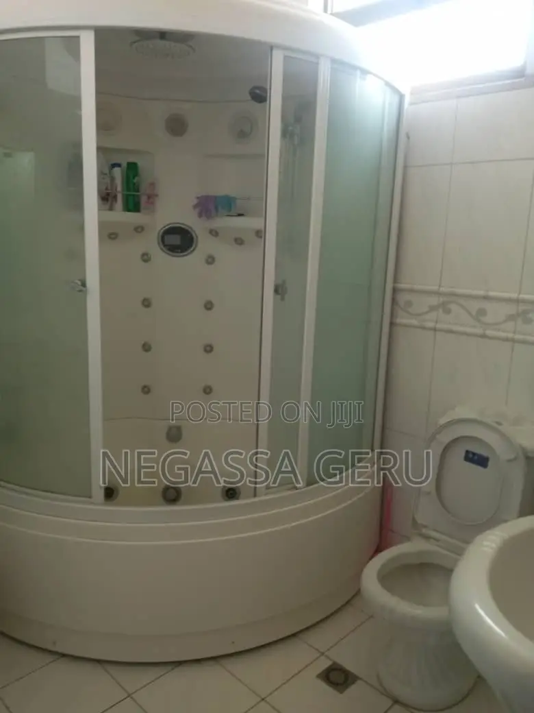 5bdrm Mansion in Akaky Kaliti for sale