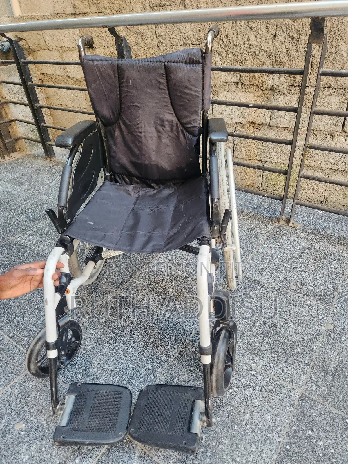 ያገለገለ እና አዲስwheelchair