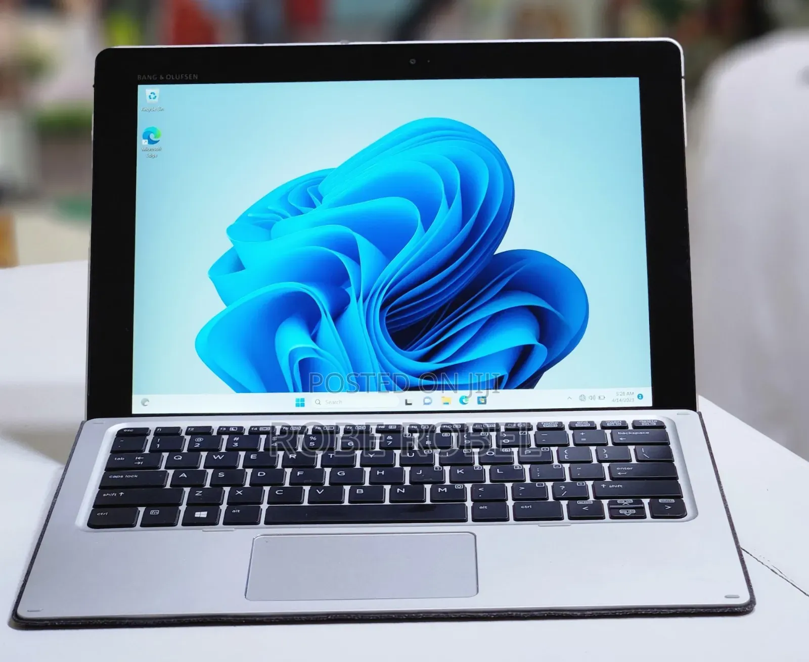 New Laptop HP Elite X2 1012 8GB Intel Core M3 SSD 256GB