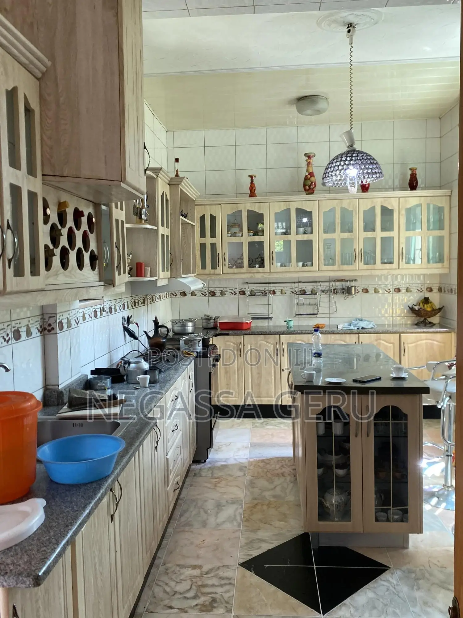 5bdrm Mansion in Akaky Kaliti for sale