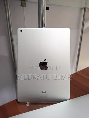 New Apple iPad 9.7 64 GB Silver