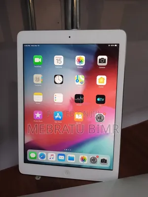 New Apple iPad 9.7 64 GB Silver