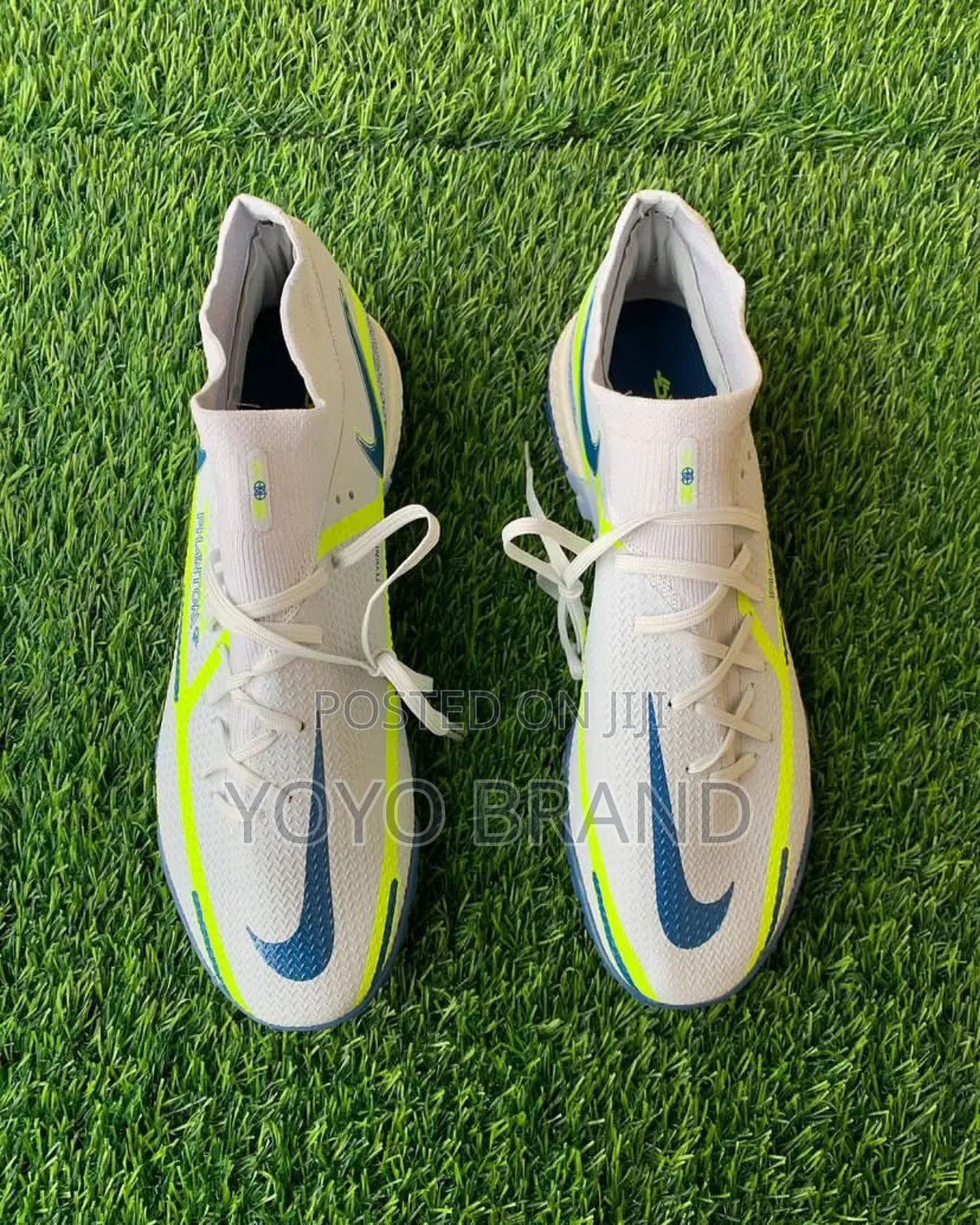 Nike Phantom React Gray Futsal Soccer Shoes