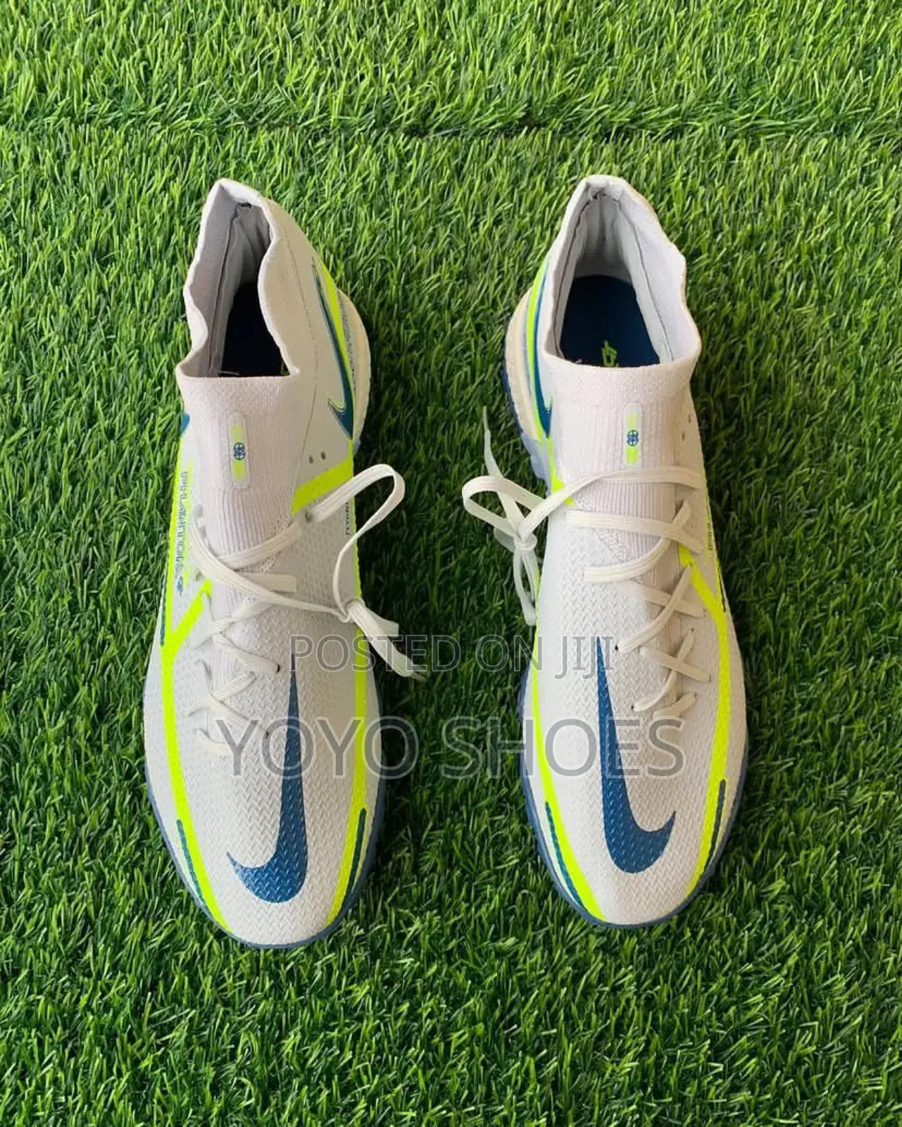 Nike Phantom React Gray Futsal Soccer Shoes