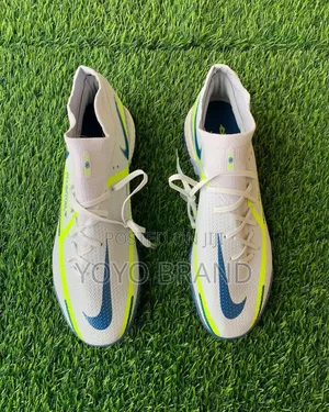 Nike Phantom React Gray Futsal Soccer Shoes