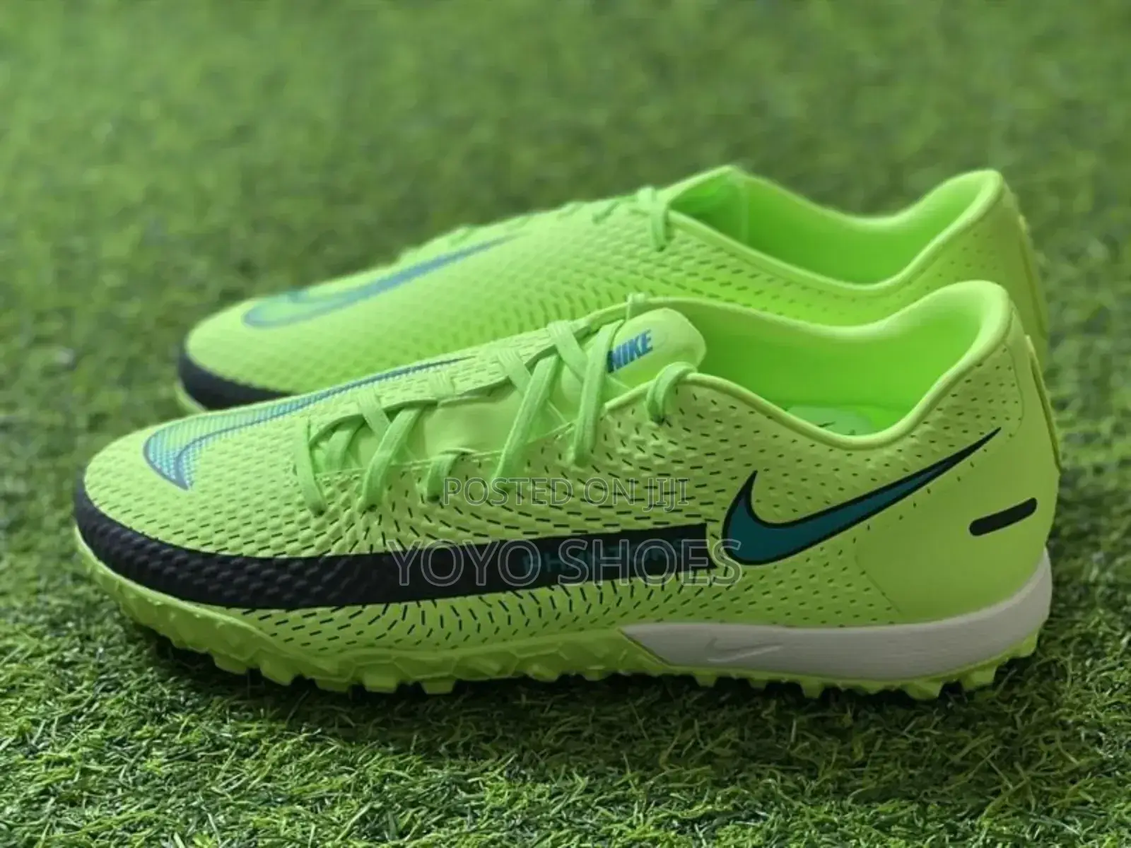 Nike Phantom React Green Futsal Soccer Shoes