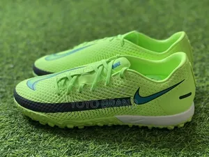 Nike Phantom React Green Futsal Soccer Shoes