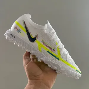 Photo - Nike Phantom React Futsal Soccer Shoes