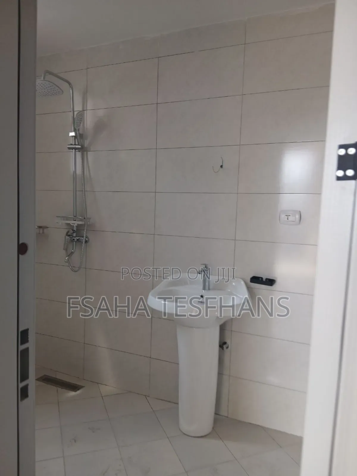 3bdrm Apartment in Apartments, Bole for rent
