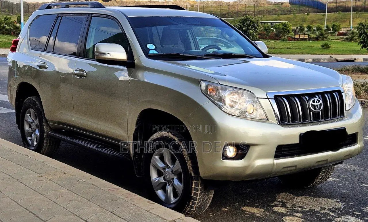 Toyota Land Cruiser Prado 2012 Gold