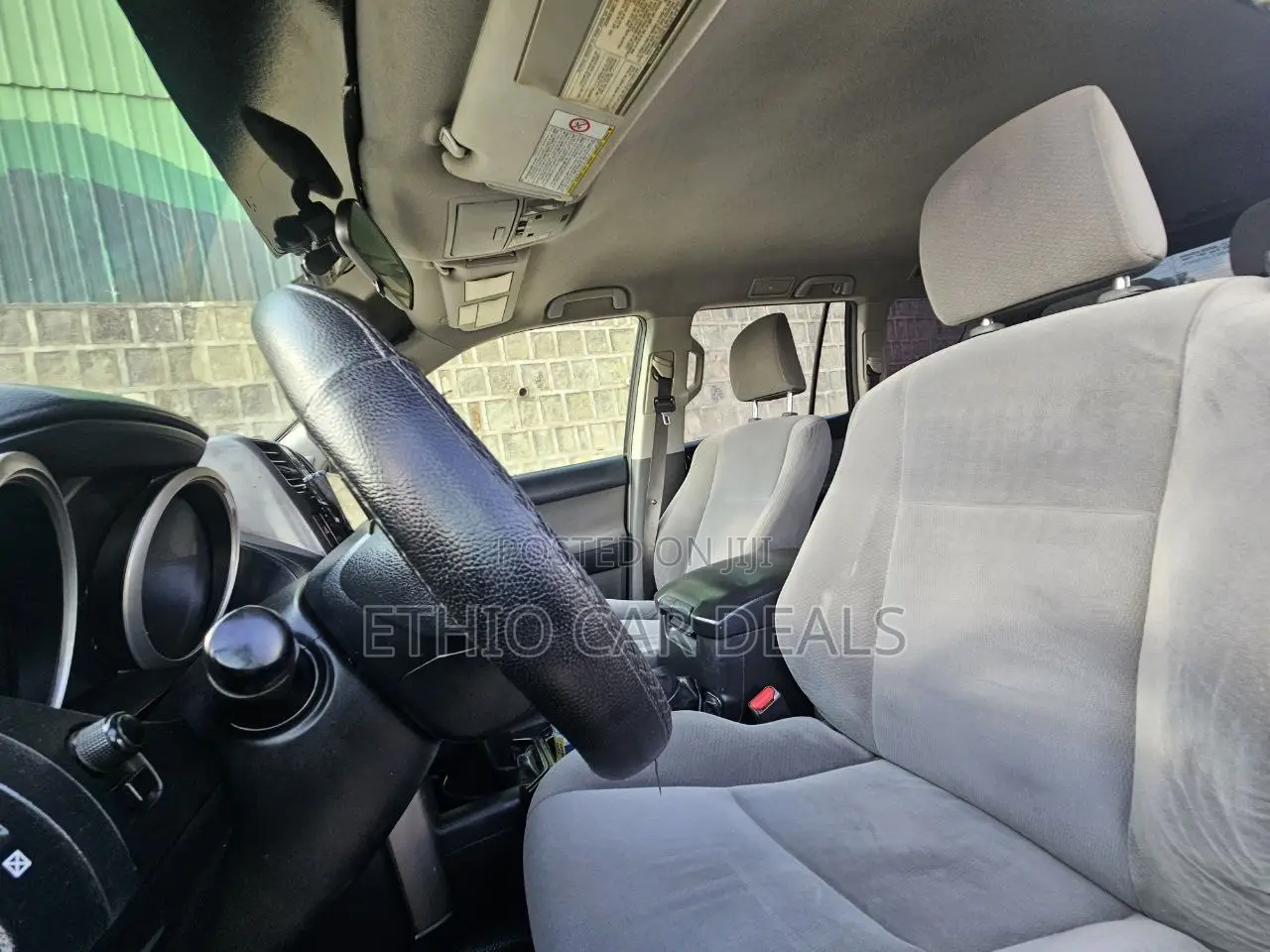 Toyota Land Cruiser Prado 2012 Gold