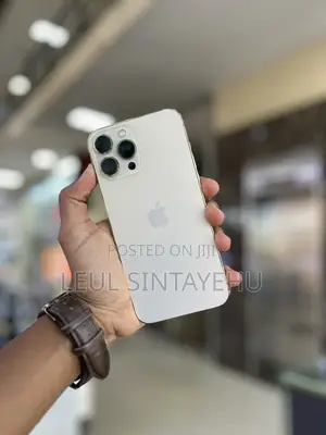 Photo - Apple iPhone 13 Pro Max 128 GB Gold