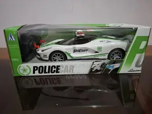 Photo - መኪና Police Car With Remote በባትሪ የሚሰራ Battery