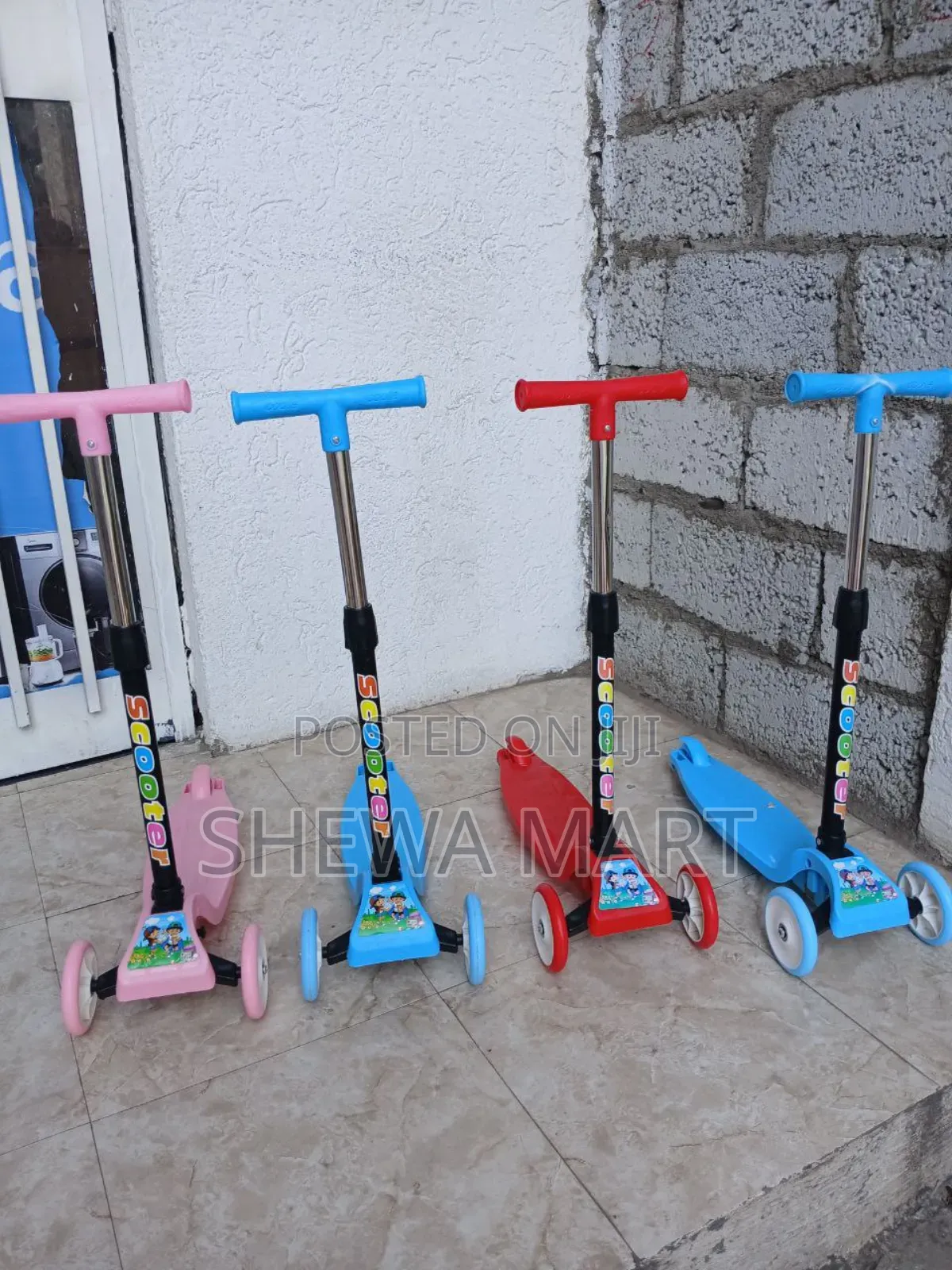 Kids Push Scooter Kick Scooter Light Up Wheel Adjustable Height Kids