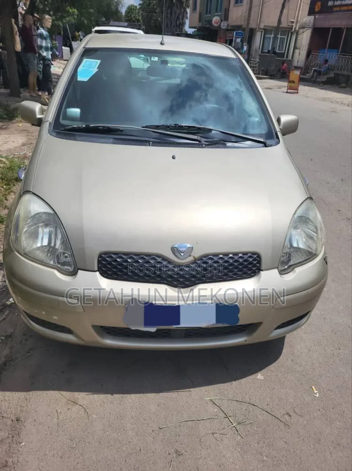 Toyota Vitz 2003 Gold