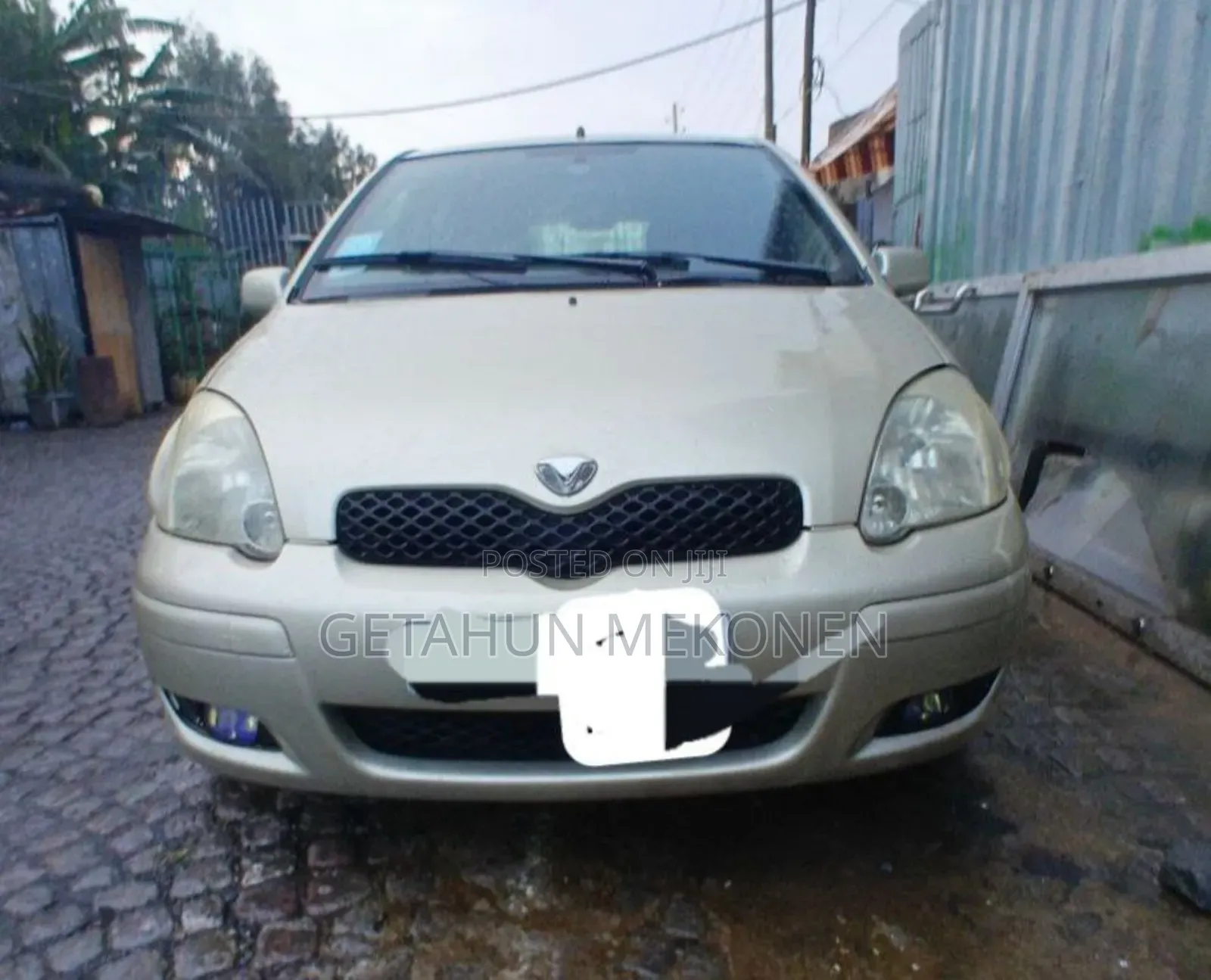 Toyota Vitz 2003 Gold