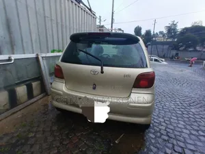 Toyota Vitz 2003 Gold