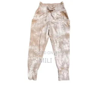 Photo - የሴቶች ቱታ High-Rise Ribbed Jogger Pants