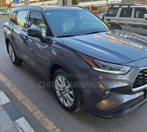 Toyota Highlander Hybrid Limited 2023 Gray
