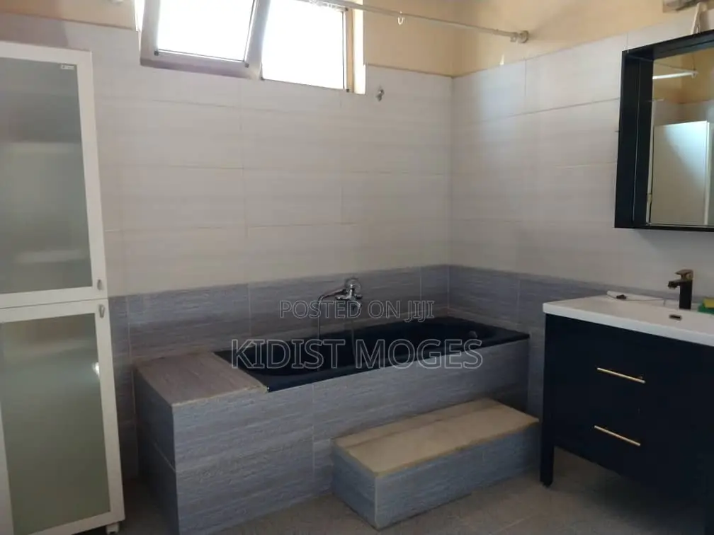 4bdrm House in Bole for rent