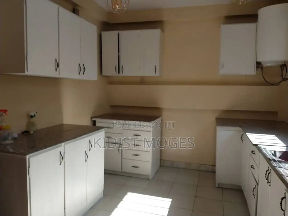 4bdrm House in Bole for rent