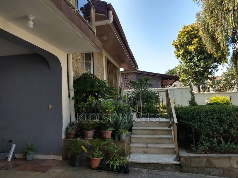 4bdrm House in Bole for rent