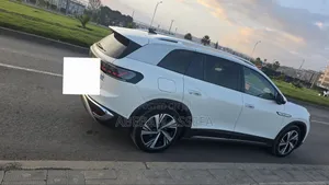 Photo - Volkswagen ID.6 2023 White
