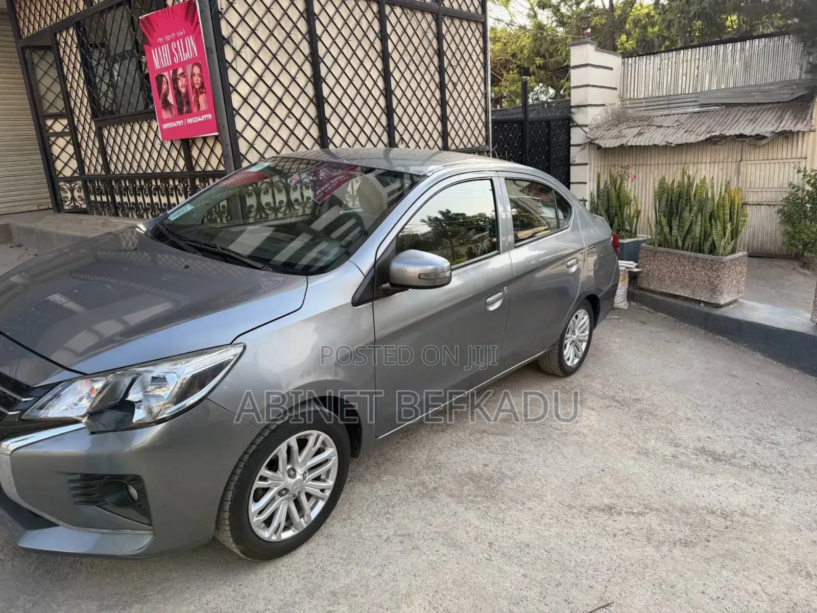 Mitsubishi Attrage 2022 Silver